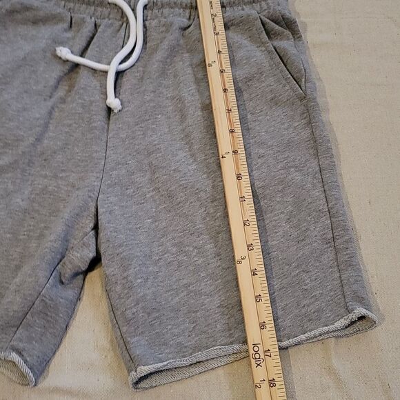 NWOT Girls H&M Sweat Shorts! - Picture 4 of 8
